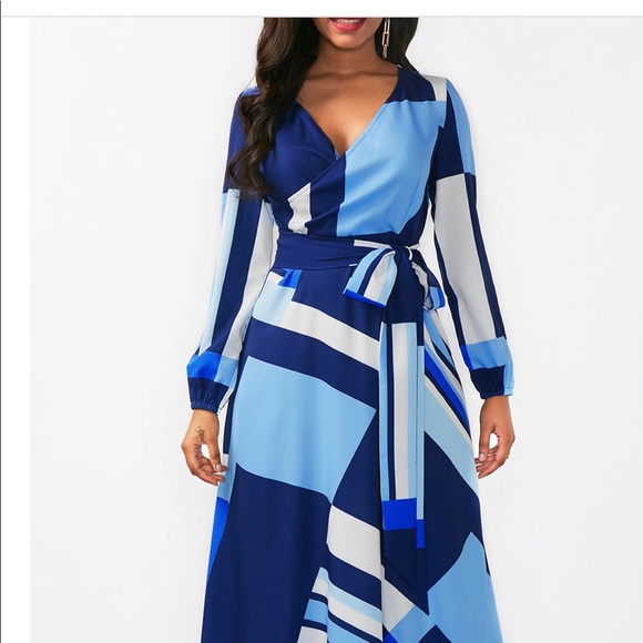 Dresses & Skirts - Beautiful Blue Maxi Dress🔥